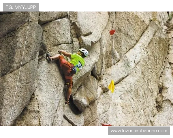 杭州攀岩队在极限运动会中的耐力表现精彩点评与分析